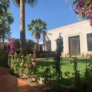 فيلة المنزل