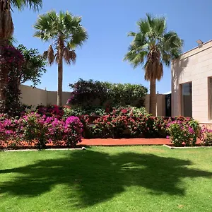 فيلة المنزل